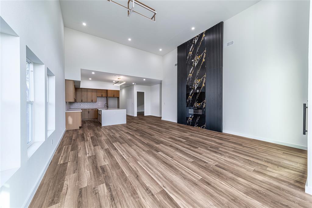 Central Ave - Residential