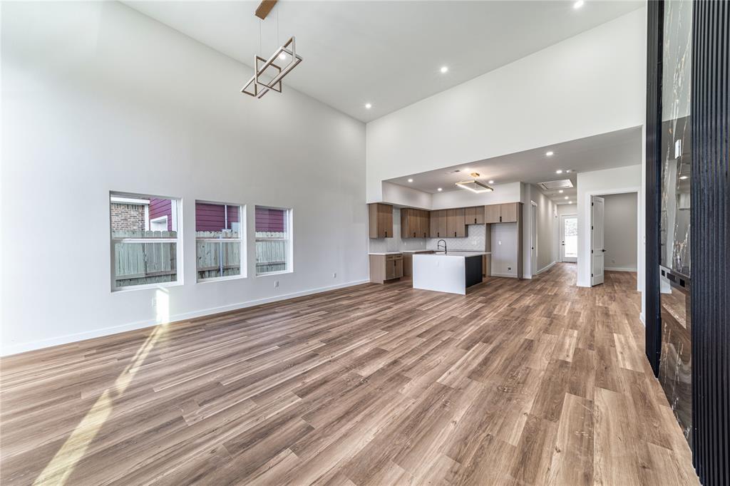 Central Ave - Residential