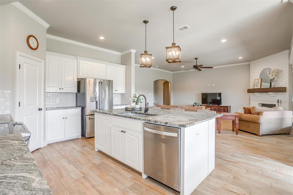 102 Oak View Drive