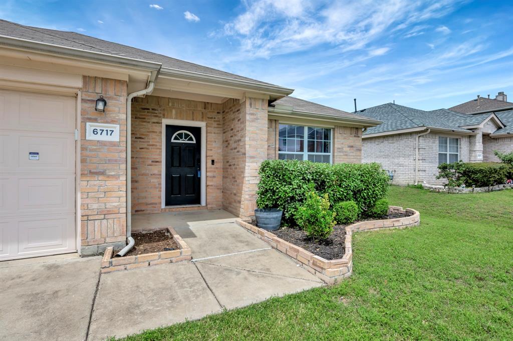 6717 Red Rock Trail