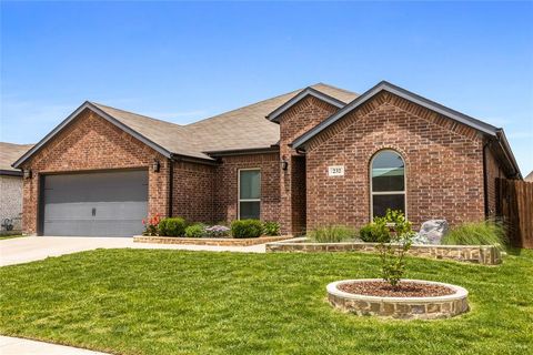 232 Cattlemans Trail Saginaw TX 76131
