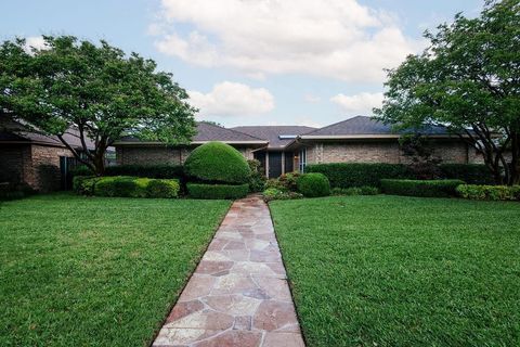 6005 Daven Oaks Drive Dallas TX 75248