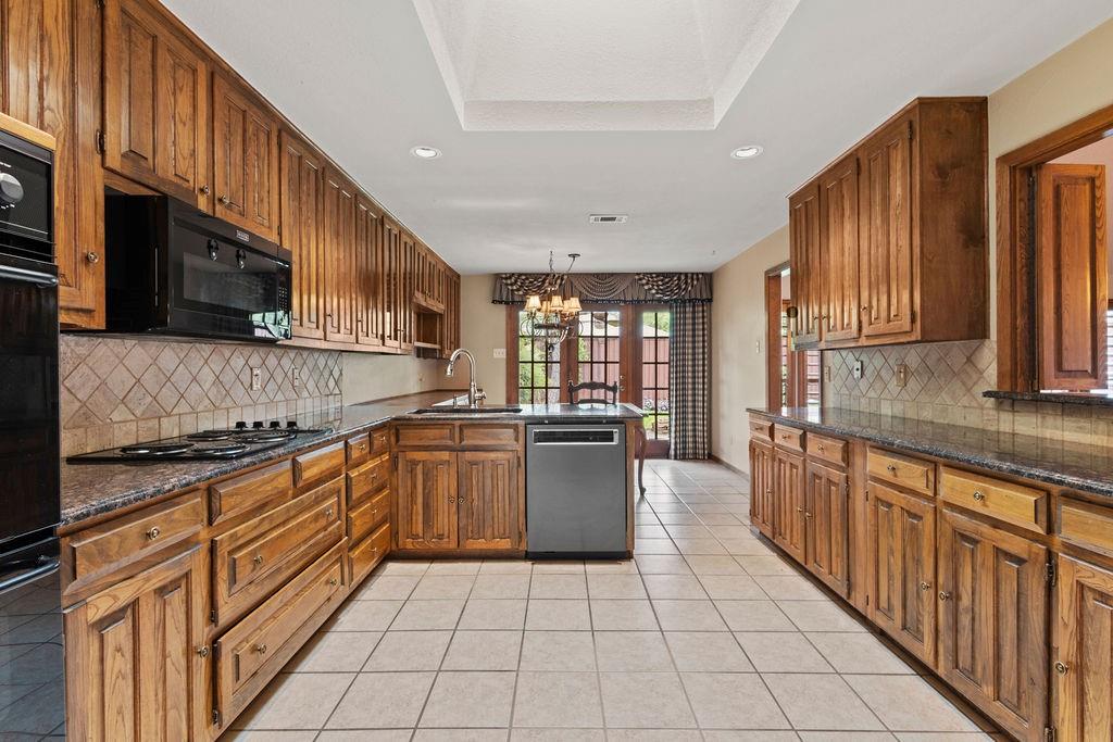 6005 Daven Oaks Drive