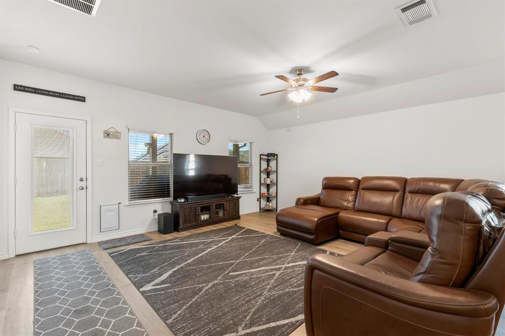 1302 Colonial Bluff Lane