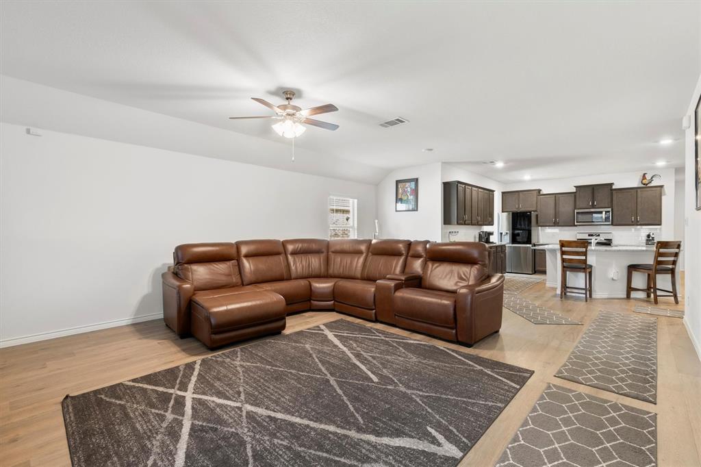 1302 Colonial Bluff Lane