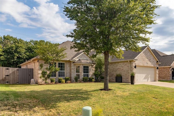 8308 TEJA TRL, BENBROOK, TX 76126 - Image decce155f593e2ee29c347a3d8c649c8/1239101975