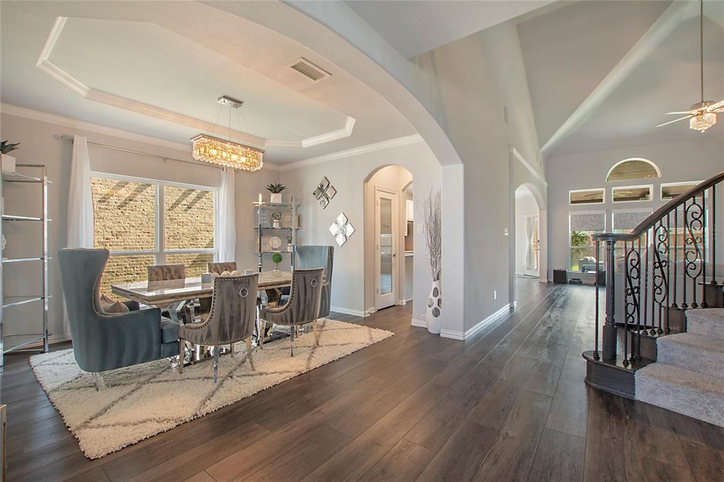 1121 Red Hawk Lane