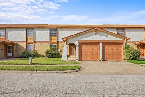 1019 Pleasant Valley Lane Arlington TX 76015