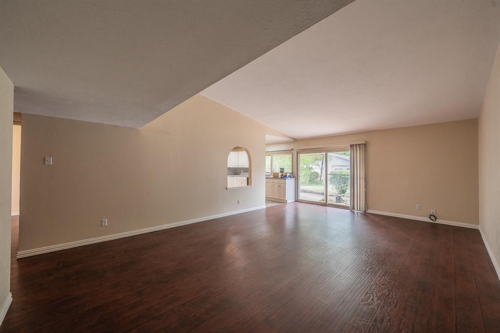 2710 Ashglen Drive
