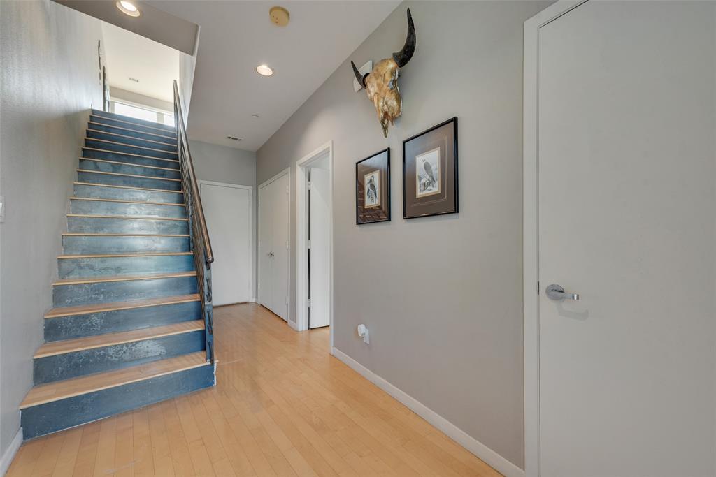 959 W Bluff Street 105