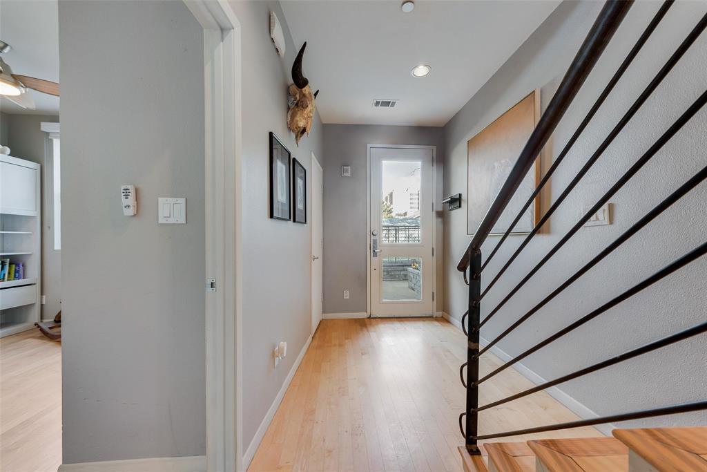 959 W Bluff Street 105