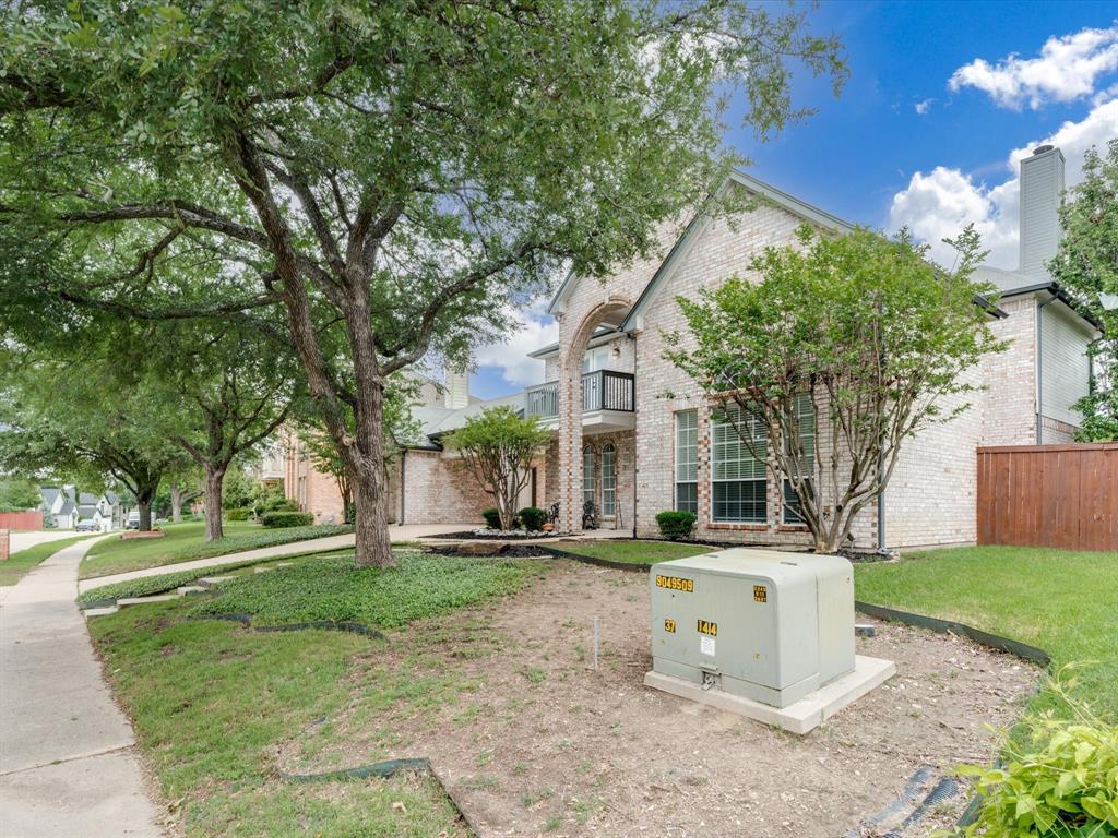 736 Sunkist Lane