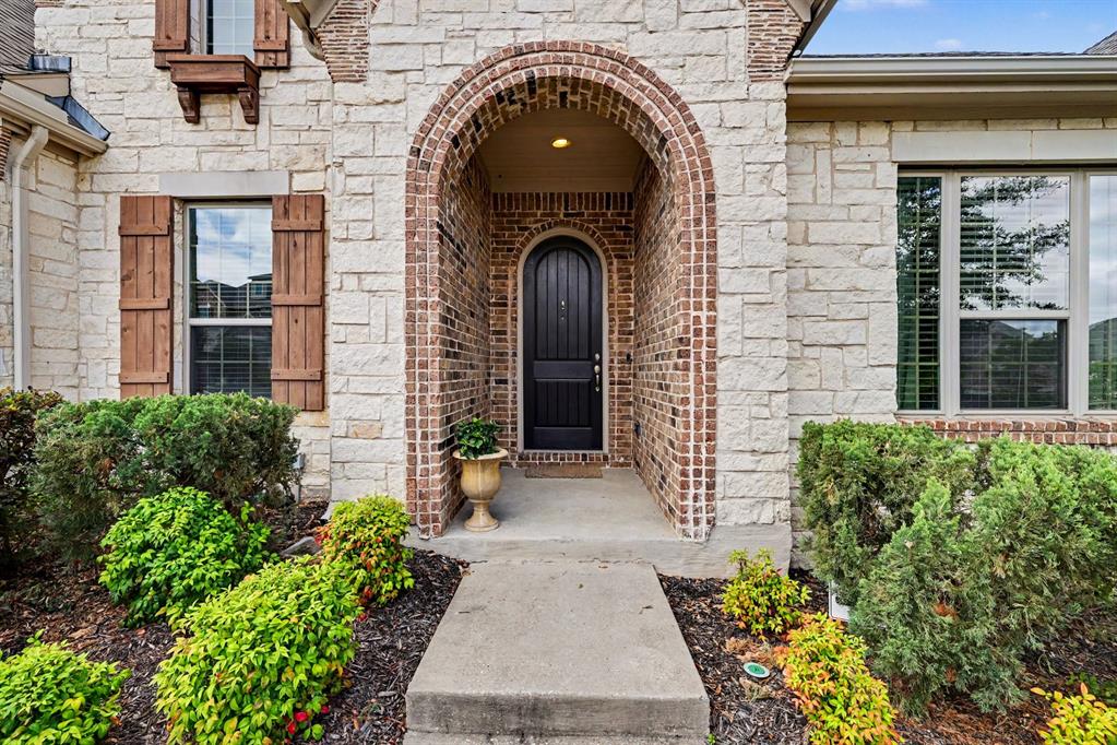 5821 Austin Waters