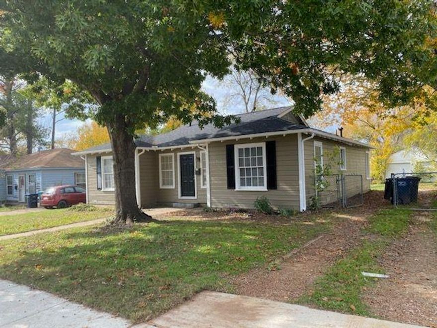 Cute home in established Handley area.  Large Fenced Lot.  3 BEDROOMS, 2 FULL Baths, plus separate LAUNDRY ROOM. Home has finishes and updates you would find in more expensive homes. ROOF REPLACED approximately 6 years ago.  HVAC UNIT REPLACED in 2023. Large Kitchen is open to the Breakfast Room. Breakfast bar with stools perfect area for snacking. GRANITE Counter Tops.  Loads of Cabinet space with drawers.  You will love the color of the newly painted Kitchen Cabinets.  Gas Range. Built In Microwave.  Dishwasher.  Pantry Closet. REFRIGERATOR Included.  Full Size Laundry room off Kitchen.  Newer Style Plank Laminate Flooring in Liv, Dining and Kitchen, Carpet in Bedrooms.  Tile in Bathrooms.  Primary Bedroom w large walk in Closet. Check out the UPDATED BATHROOMS with CUSTOM TILE work, upgraded counters and fixtures. Detached Garage building in back of lot provides loads of storage space. * SELLER OFFERING $5,000 IN CONCESSION WITH FULL PRICE OFFER *  Buyer or Agent to verify all info.