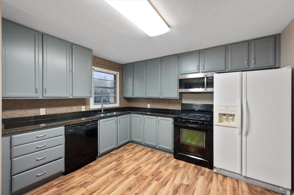 Smith W G Sub/Blk 4 Hyde Jen - Residential