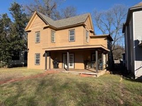 Photo of 621 W Gandy Street, Denison, TX 75020 (MLS # 21139322)