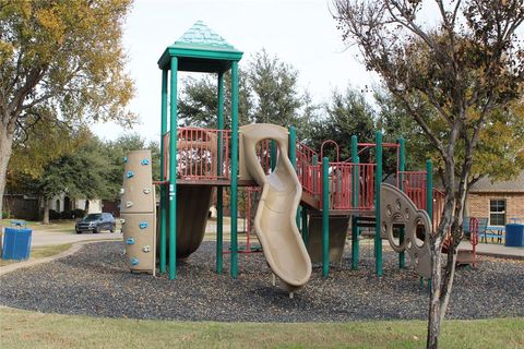 A home in Crowley