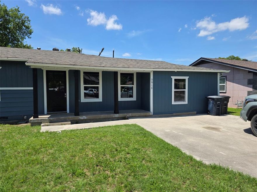 Owner financing available in Diamond Hill North Fort Worth 3 bedrooms 2 baths and a large backyard with a tall wood privacy fence Updates include new Cabinets Foundation plumbing and electrical throughout new flooring updated bathrooms a washroom new HVAC unit ceiling fans and a remodeled kitchen with a double sink island Granite Galore  If the banks have told you no good news put 30 percent down and you can own this beautifully renovated home ALSO available on a New Loan  We will use a local Title company all transaction will be recorded at the courthouse on a owner finance transaction also on a new loan  COMPRA FACIL Easy Purchase HURRY WONT LAST Available seller concessions on a full price offer