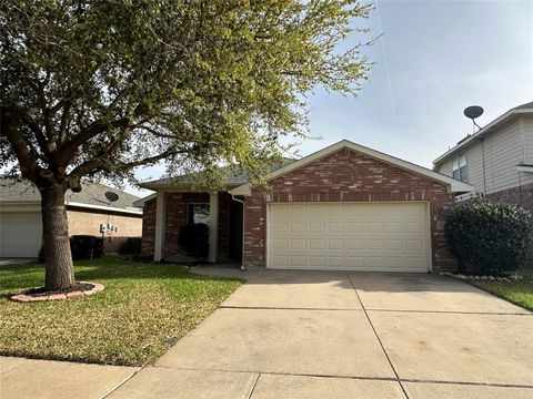 Photo of 1129 April Springs Drive, Fort Worth, TX 76134 (MLS # 21211600)