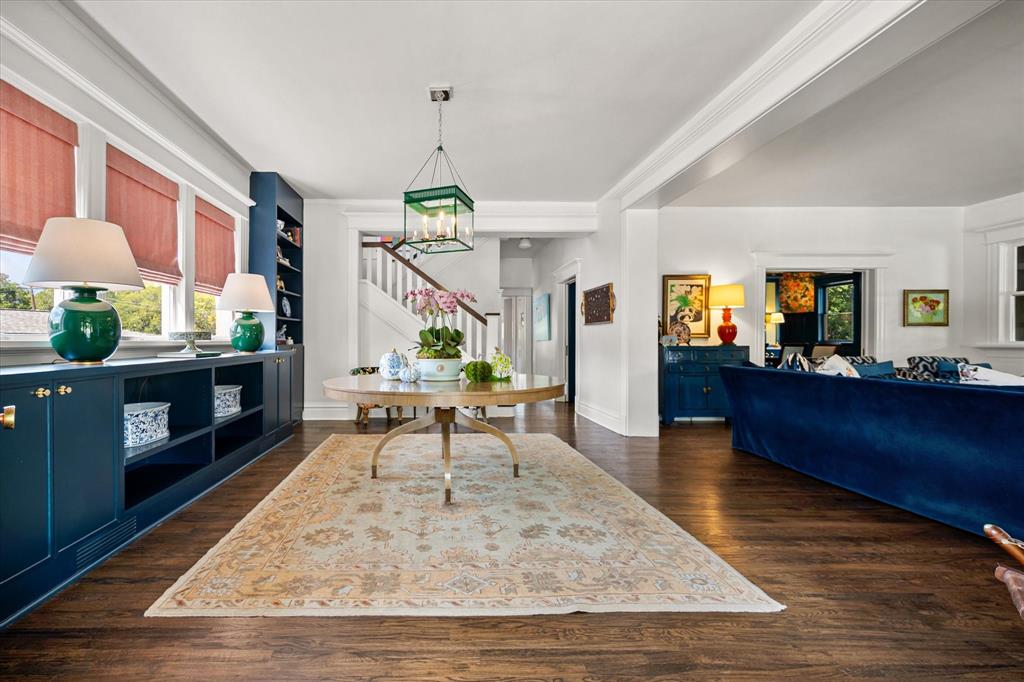 1112 Elizabeth Boulevard