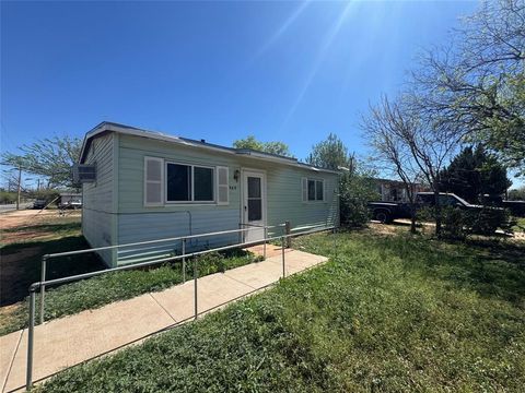 Photo of 965 Nelson Street, Abilene, TX 79601 (MLS # 21216576)