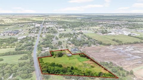 102 N 9th Street Gunter TX 75058