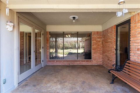 Tiny photo for 1410 Woodbine Street, Arlington, TX 76012 (MLS # 21197546)