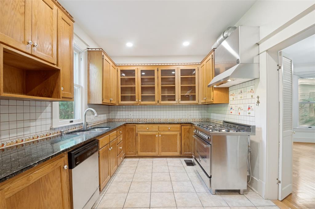 Winnetka Heights - Residential