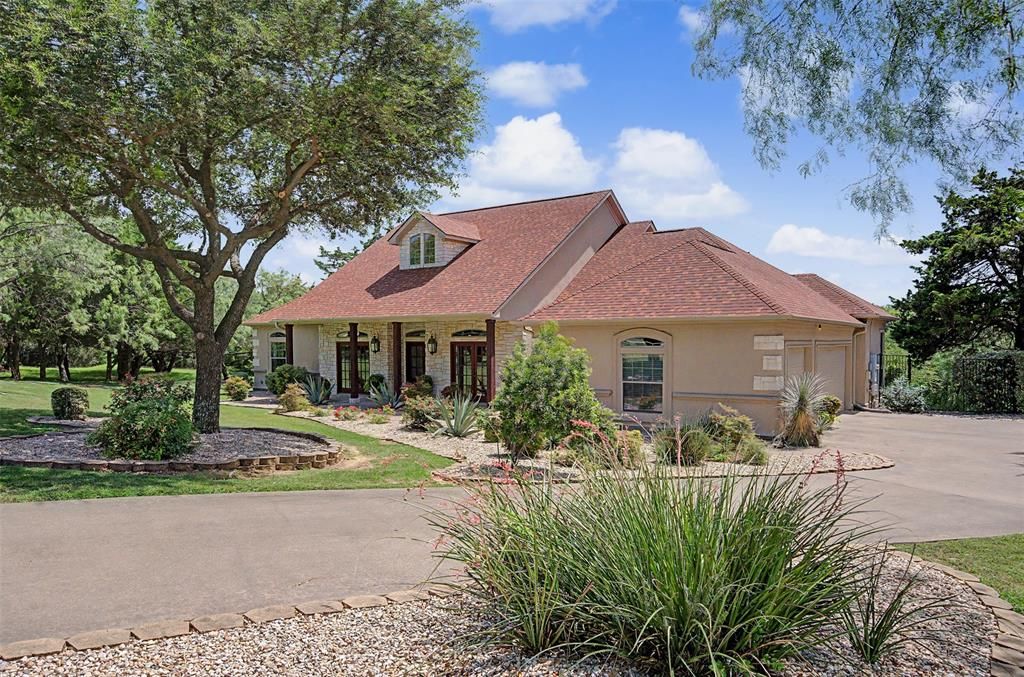 Photo of 1529 Cypress Bend Drive, Cedar Hill, TX 75104 (MLS # 21317554)