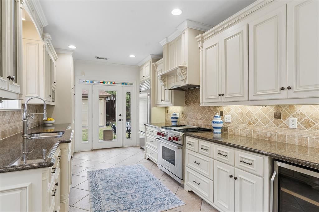 Country Club Estates - Residential