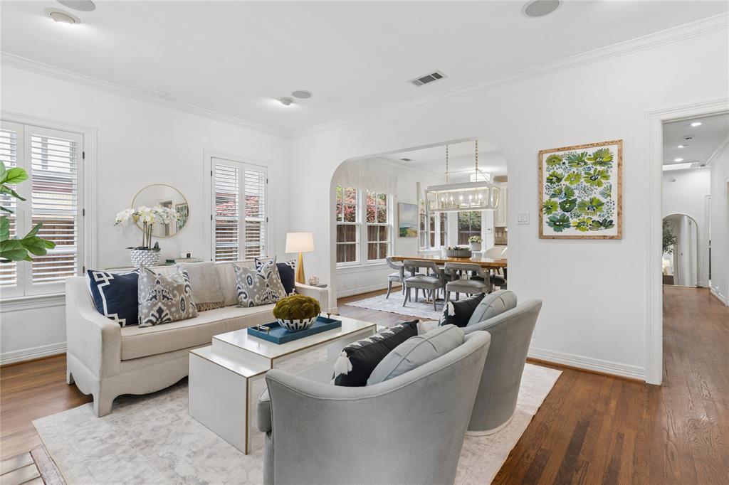 6417 Lakeshore Drive