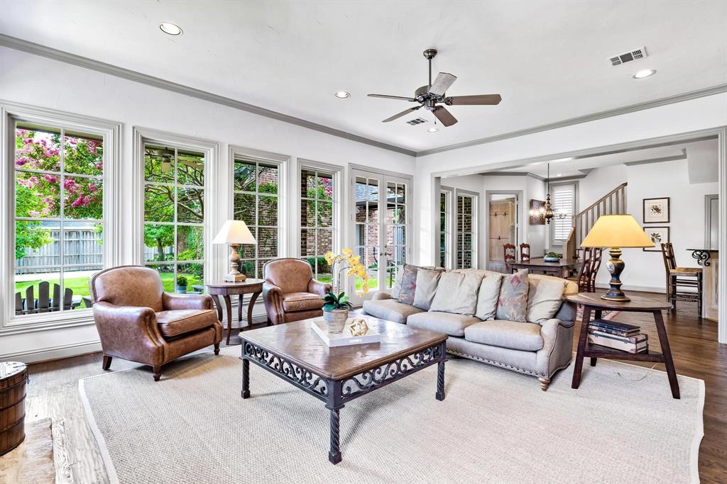 V W Greenwades - Residential