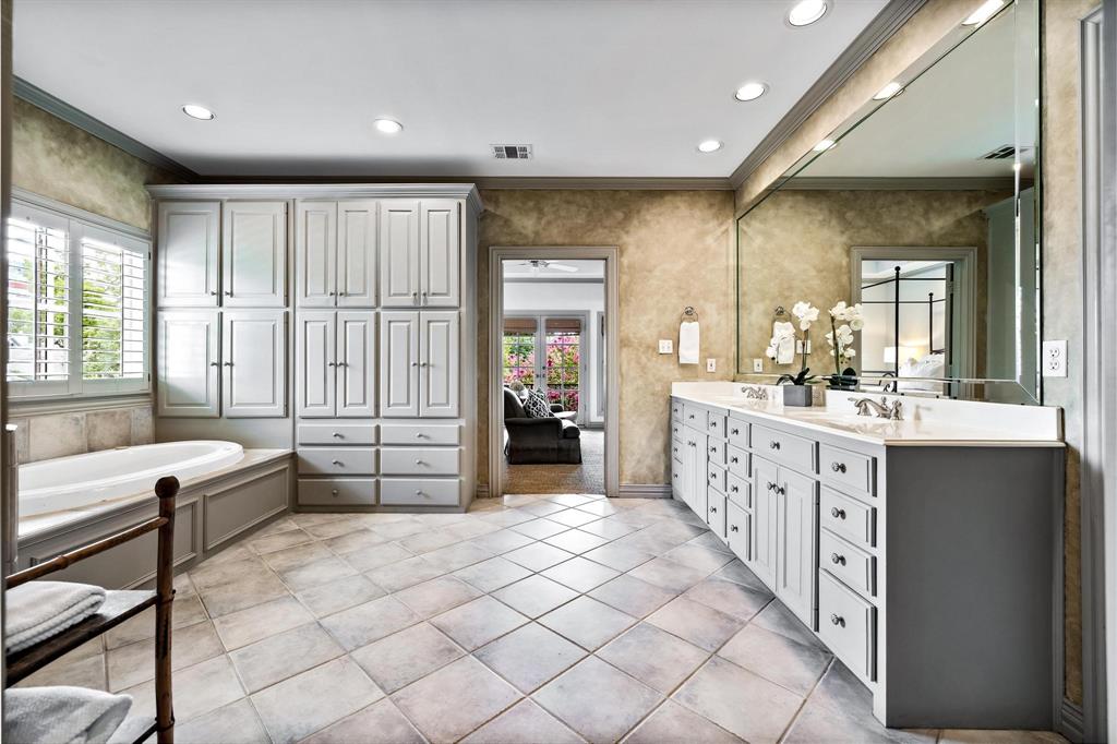 V W Greenwades - Residential