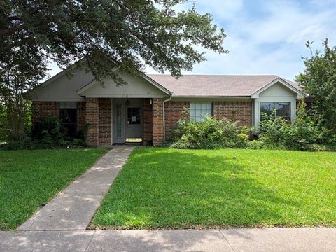 Photo of 110 E Schreiber Street, Garland, TX 75040 (MLS # 21288939)