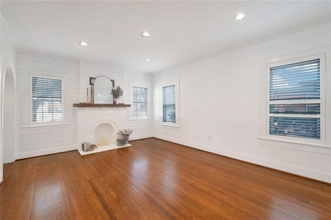 Tiny photo for 930 N Clinton Avenue, Dallas, TX 75208 (MLS # 21006692)