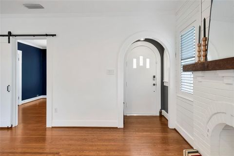 Tiny photo for 930 N Clinton Avenue, Dallas, TX 75208 (MLS # 21006692)
