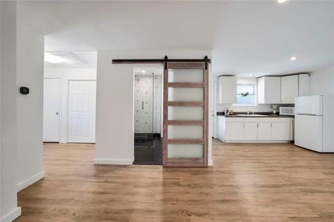 Tiny photo for 930 N Clinton Avenue, Dallas, TX 75208 (MLS # 21006692)