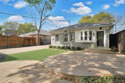 Tiny photo for 930 N Clinton Avenue, Dallas, TX 75208 (MLS # 21006692)