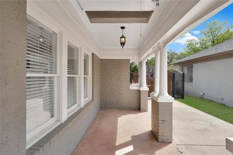 Tiny photo for 930 N Clinton Avenue, Dallas, TX 75208 (MLS # 21006692)