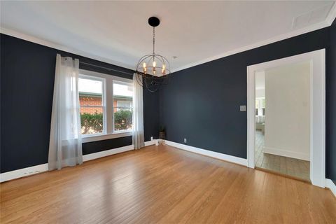 Tiny photo for 930 N Clinton Avenue, Dallas, TX 75208 (MLS # 21006692)