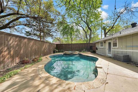 Tiny photo for 930 N Clinton Avenue, Dallas, TX 75208 (MLS # 21006692)