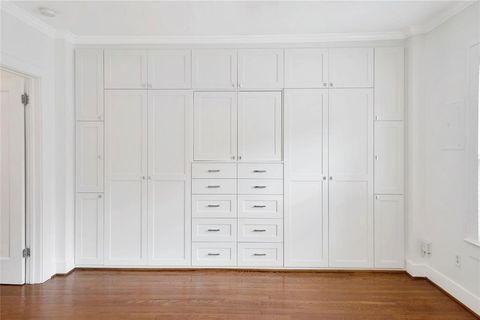 Tiny photo for 930 N Clinton Avenue, Dallas, TX 75208 (MLS # 21006692)