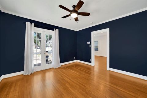 Tiny photo for 930 N Clinton Avenue, Dallas, TX 75208 (MLS # 21006692)