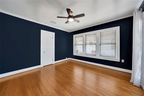Tiny photo for 930 N Clinton Avenue, Dallas, TX 75208 (MLS # 21006692)