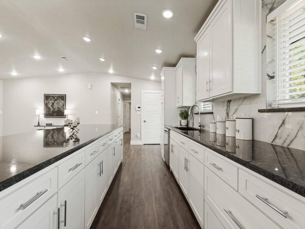 407 Pleasant Valley Lane
