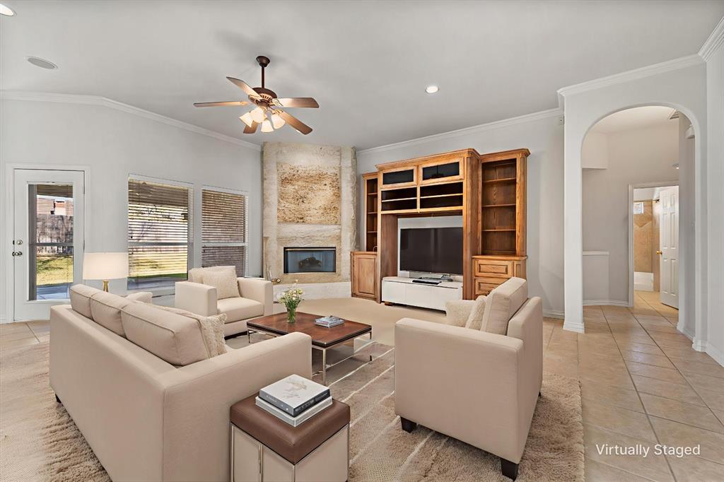 913 Shady Vale Drive