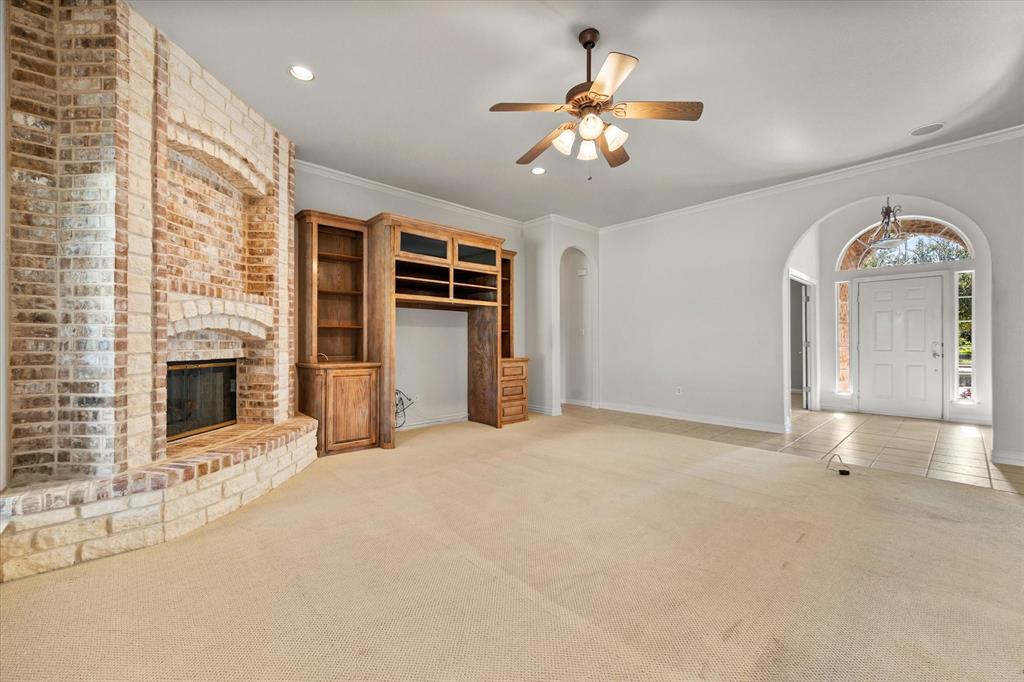 913 Shady Vale Drive