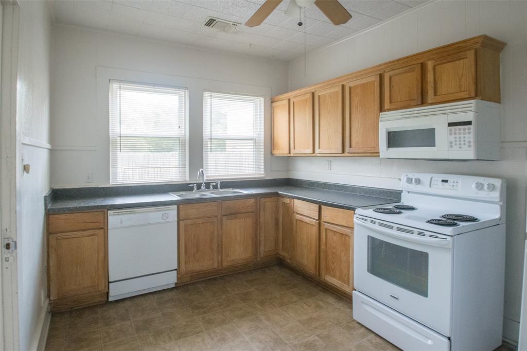 E Puchalski - Residential Lease