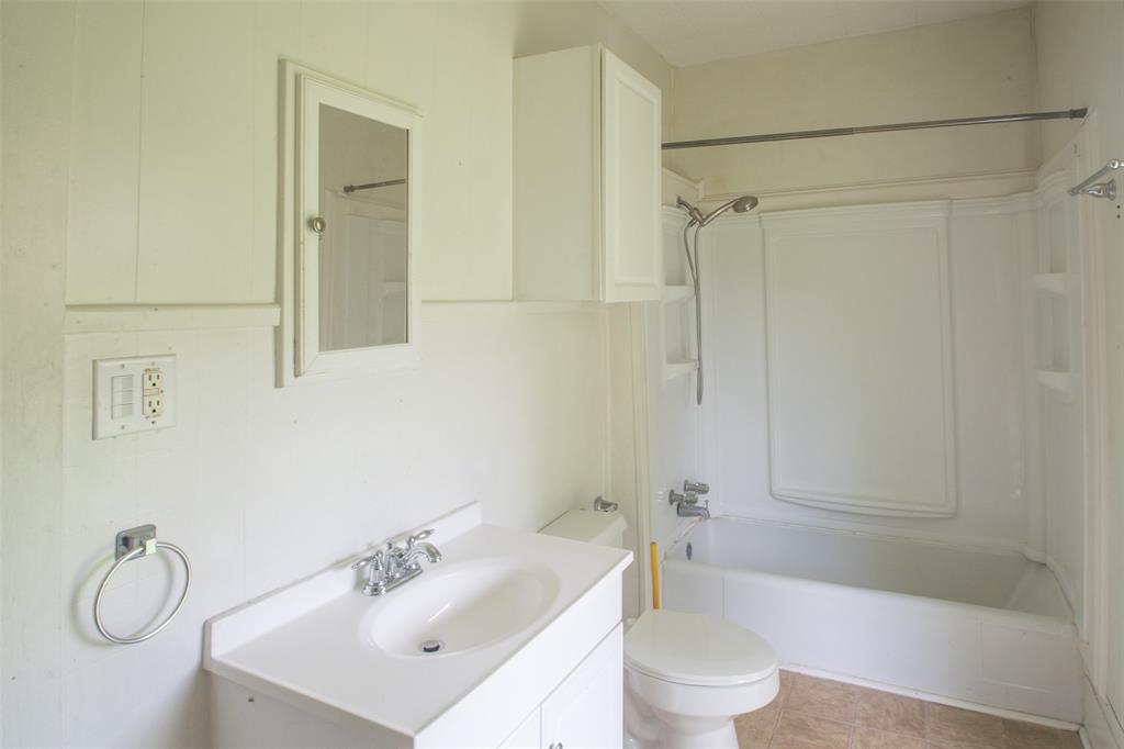 E Puchalski - Residential Lease