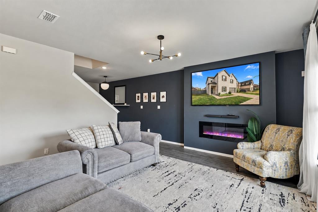 6953 Prairieside Trail